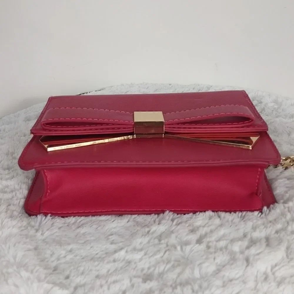 Chain Crossbody 👛 Purse - Picture 9 of 10